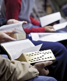 TOUKOKUU: PROFEETAT JA ILMOITUS Velvollisuus Jumalaa kohtaan Miksi on tärkeää tutkia pyhiä kirjoituksia? Pyhät kirjoitukset sisältävät Jumalan sanaa.