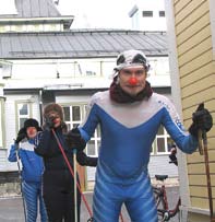 13 17-vuotiaille tarkoitettuun Nuortenkahvila Bysikseen on helppo tulla kavereiden kanssa kahville tai vaikkapa pelaamaan suosittua tanssipeliä.