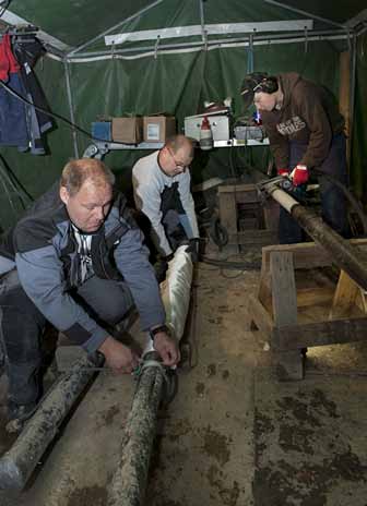 18 10 4 AJANKOHTAISTA Parhaat voimat käytössä Uudessa Prysmian-konsernissa tuotteet valmistetaan yhä lähempänä asiakkaita, kun taas parhaat ideat voidaan poimia kaukaakin.