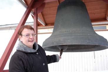 Tänä päivänä Wanha Karhunmäki on leirien, kokousten ja juhlien pitopaikka. Toiminnanjohtaja Tiia Ylinen on itsekin vaikuttunut opiston perinteisiin pohjautuvasta toiminnasta.