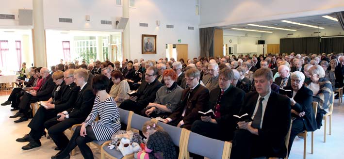 Opisto kokoaa maakunnallisiin seuroihin ja muihin tapahtumiin usein väkeä juhlasalin täydeltä. kan ohjeistuksen, mitä talven mittaan sai oppilaille opettaa.