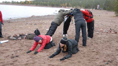 Pedagogiset tavoitteet Opetusaineisto Sama jää on peittänyt meidät käsittelee Korkean Rannikon / Merenkurkun saariston raja-alueellista maailmanperintökohdetta.