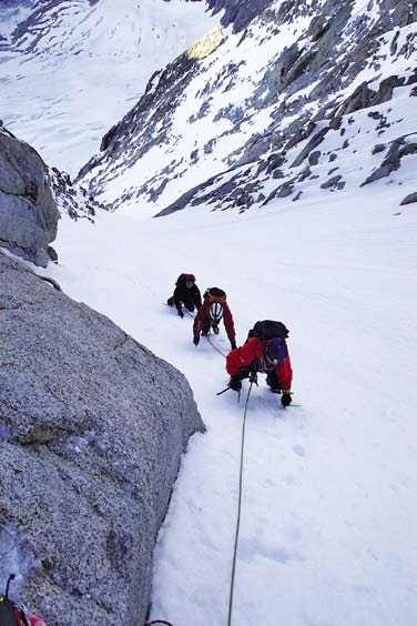 Takana oli Frendo Spur sekä Aiguilles Traverse, ja reissun kolmas tavoitteemme, Grandes Jorasses Teppo Aiguilles du Diablesin harjanteella. Traverse ei tulisi onnistumaan liian epävakaan sään takia.
