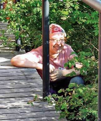 yhdistys Työntekijävaihdoksia toimistolla Aluekoordinaattorimme Anne Latva-Nikkola on jäänyt äitiyslomalle huhtikuun alussa. Toimistossa on siis väliaikanen työvoimavajaus.