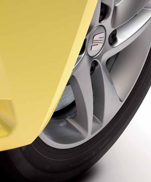 ALLOY VANTEET WHEELS The Maailma world jalkojesi at your feet alla 14"