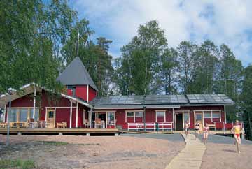 On summer Saturday evenings the live music from Laitakari dance hall invites you to come dancing, just like in the old days.