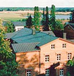 agrologikoulutusta käsittelevällä seminaarilla, lauantaina kisataan taitomestaruuskilpailussa, kokoustetaan ja vietetään iltajuhla. Sunnuntai on omistettu agrologiopetuksen 100-vuotisjuhlalle.