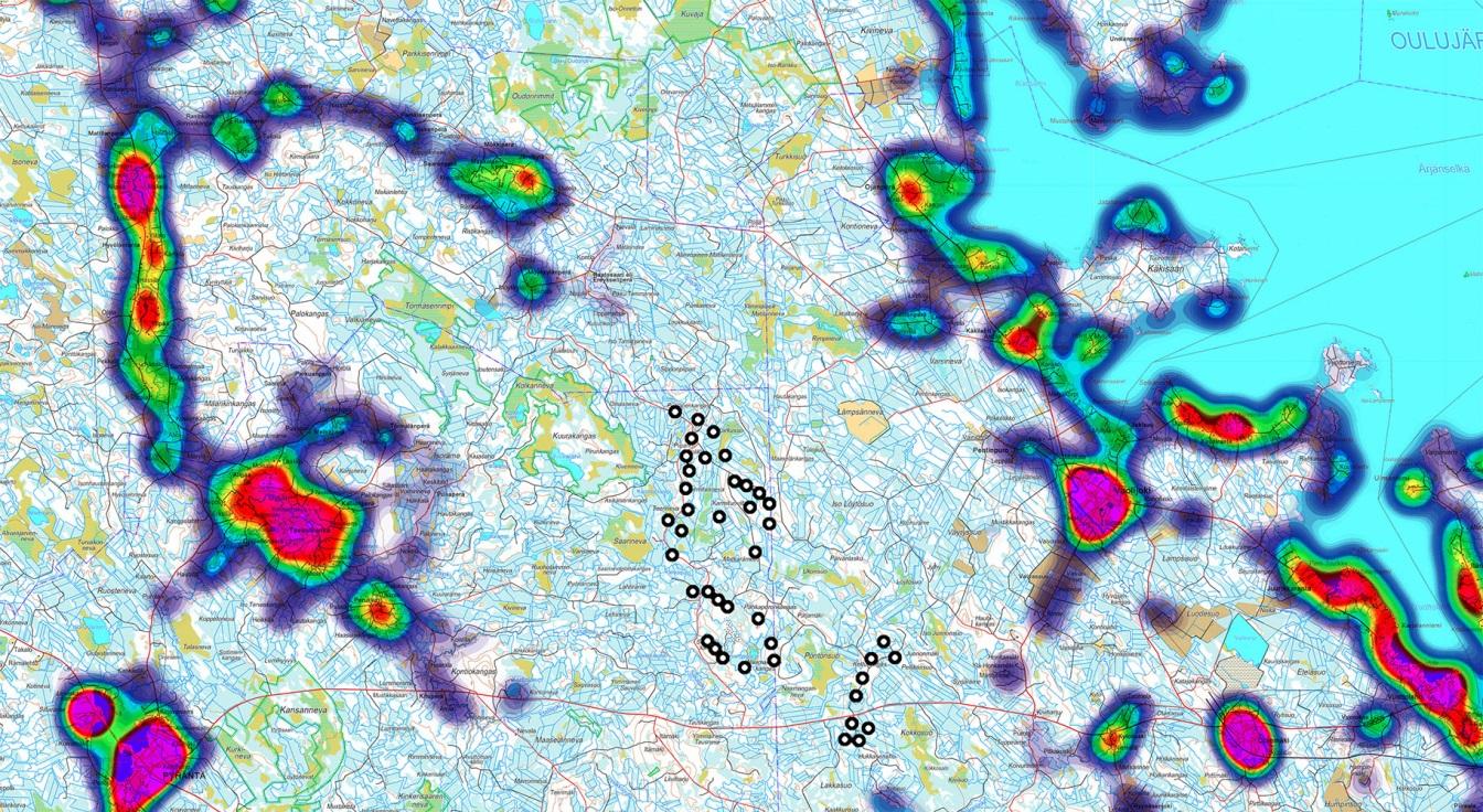 81 Kuva 40. Asumisen ja loma-asumisen painopistealueita. Yhdyskuntarakenne tiivistyy punaista väriä kohti.