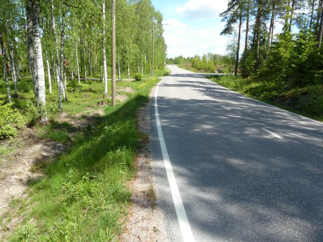 6 3 LÄHTÖKOHDAT 3.1 Selvitys suunnittelualueen oloista 3.1.1 Alueen yleiskuvaus Näkymä Paattistentieltä Suunnittelualueen keskiosa on teollisuus- ja toimitilakäytössä.