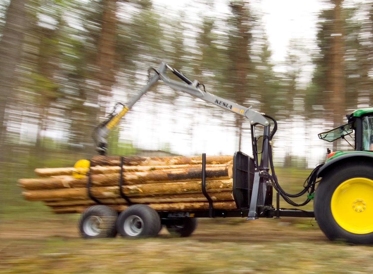 TRAKTORIVARUSTELU KESLA TUO TRAKTORIISI METSÄ- VARUSTUKSEN Kesla tuntee traktorin mahdollisuudet.