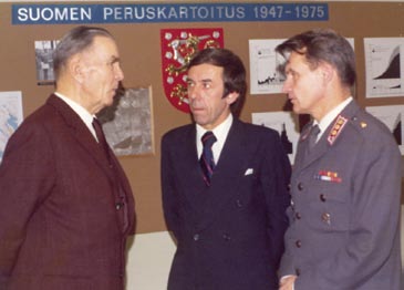 Peruskartan ensikartoitus 1947-1977 Osmo Niemelä Maanmittaushallituksen ja Topografikunnan yhteistyönä laadittiin peruskartta 1:10 000/1:20 000, ensikartoitus 1947-77, 2854 karttalehteä (77 %