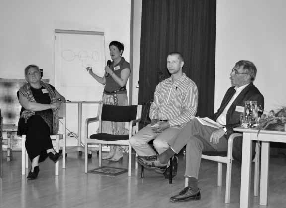 Kenen tunnetta kannan? Yksi Järvenpään konferenssin työpajoista käsitteli paralleeli ilmiötä tiedostamattomien tunneviestien välittäjinä. Kummankin päivän jälkeen oli mahdollisuus!"#$%&''()*'+'$,%--(.