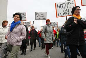 viedä hohtoa rakkaalta harrastukselta tekemällä siitä arjen puurtamista. Päätin hakea sairaanhoitajan opintoihin ja yllättäen pääsin heti opiskelemaan. laulanut ja soittanut olen aina.