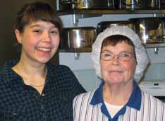 Seurakuntaemäntä vaihtui Tampereella Nikolaintalon keittiön valtiattarena pitkään ja menestyksellisesti työskennellyt Leena Hänninen jäi eläkkeelle vuoden 2012 alusta.