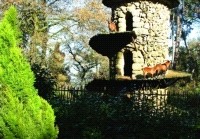 Tutustutaan vanhan kaupungin keskustaan, joka myös on UNESCO:n maailmanperintöluettelossa. Klo 13:30 Lounas: Solar do Arco (Guimaraes) Ravintola on perustettu v.1994.