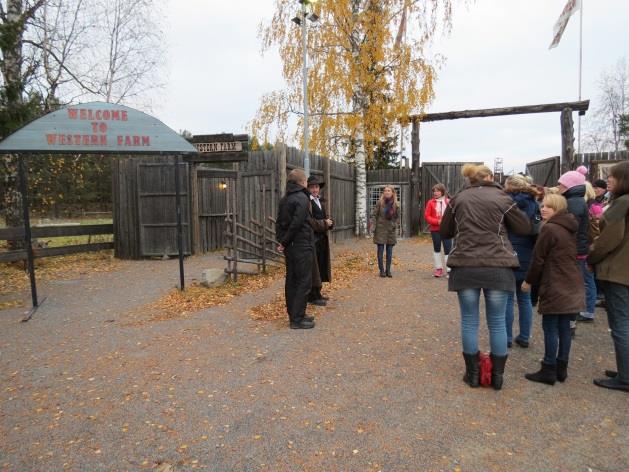 Palvelujen tuotteistuksella tarkoitetaan palvelujen asiakaslähtöistä kehittämistä, jossa asiakkaille tarjottavien palvelujen tarkoitus, sisältö, laajuus, laatu, kustannukset, hinta tai muut