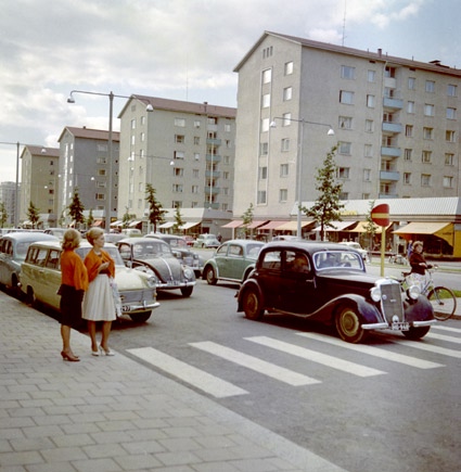 Tunnen oloni noloksi. Loppuloman ajan pidän huolen siitä, ettei puhelin herätä minua aamulla, vaan herään, kun herään.