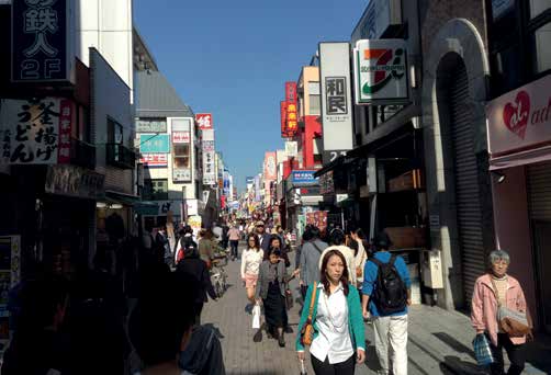 Japaninkielisiä tosin, mutta japanilaiseen tapaan karttaan tärkeät kohteet oli merkitty karttaan