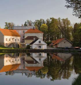 HARVINAISET HELMET Käsityön ystävien ostosmatka Tallinnaan ja villatehtaalle 23. 24.9.2011 Villalankaa, huovutusvillaa, hahtuvaa ja pellavaa suoraan tehtaalta.