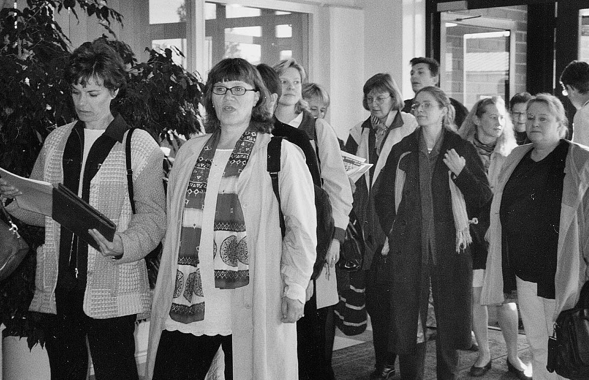Sosiaaliturva1701 3/30/06 1:17 PM Sivu 6 Koulukuraattorit kokoontuivat Seinäjoella Koulukuraattorit ovat 70-luvulta lähtien kokoontuneet parin vuoden välein pohtimaan työtään.