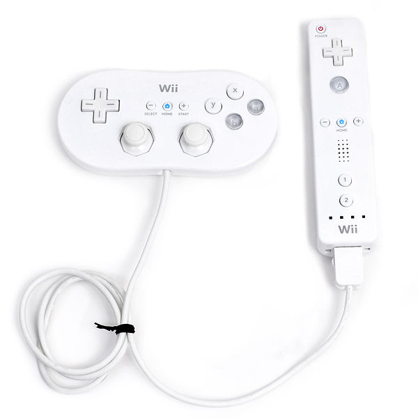 Nintendo GameCube:n peliohjain vuodelta 2001 sisälsi kaksi analogista sauvaohjainta.