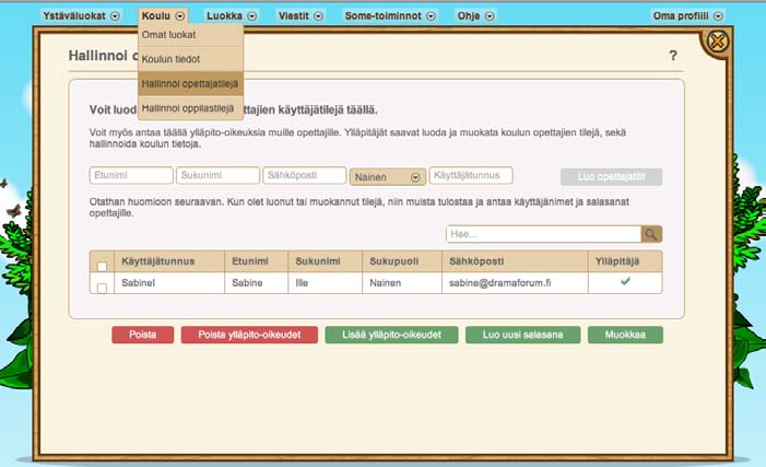 Oppilaiden käyttäjätilien luonti Opettajan hallintapaneelista löytyvän Koulu-valikon alta avautuu Hallinnoi Oppilaita -sivu, jonka kautta ylläpitokäyttäjä luo oppilaiden käyttäjätilit.