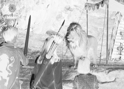 Narnia tuo kristillisen fantasian pinnalle Fantasiakirjallisuus vilisee jumalia ja jumaluuksia, mutta harvoin ne kumpuavat kristillisestä perinteestä. Poikkeuksena ovat Narnia-kirjat, joiden tekijä C.