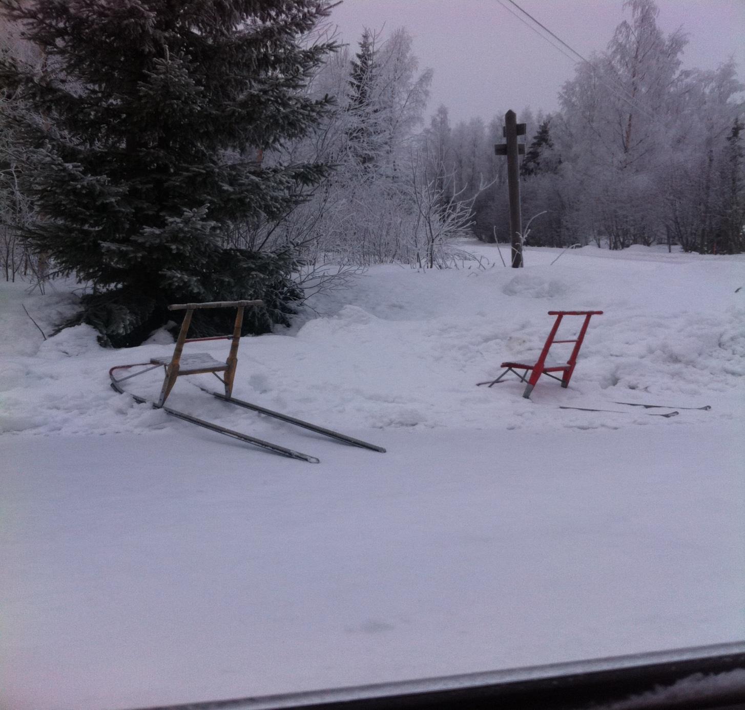 Aktiivisten aikuisten varassa Teatteriryhmä Villit ja vapaat lähti siitä kun tyttöjen kesken oli hirveetä kiistelyä.