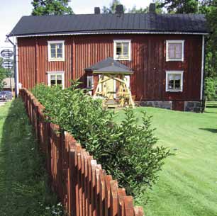 Piha-alueella aita suojaa ulkopuolisilta kulkijoilta (kotirauha, katso s.21). Piha-alueen ulkopuolella oleva aita voi olla merkki maanomistajan suojeltavasta omaisuudesta.