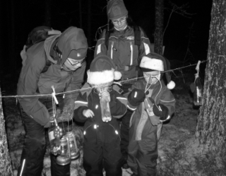 6 19 MENNEEN KAUDEN TAPAHTUMIA UUDISRAKENNUS Mietteitä syksyn marjaretkiltä Mustikkaretkellä vallitsi kaunis sää. Elokuisena sunnuntaina kävi mme poimi massa marjoja Kul munkivaarassa.