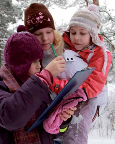 KEITÄ WWF:N TOIMISTOLLA TYÖSKENTELEE JA MITÄ HE TEKEVÄT? KASVOT-PALSTA KERTOO. Kasvot maan linnunlaulua. Välillä mietitään, miltä lumesta notkuva metsämaisema näyttää kesällä.