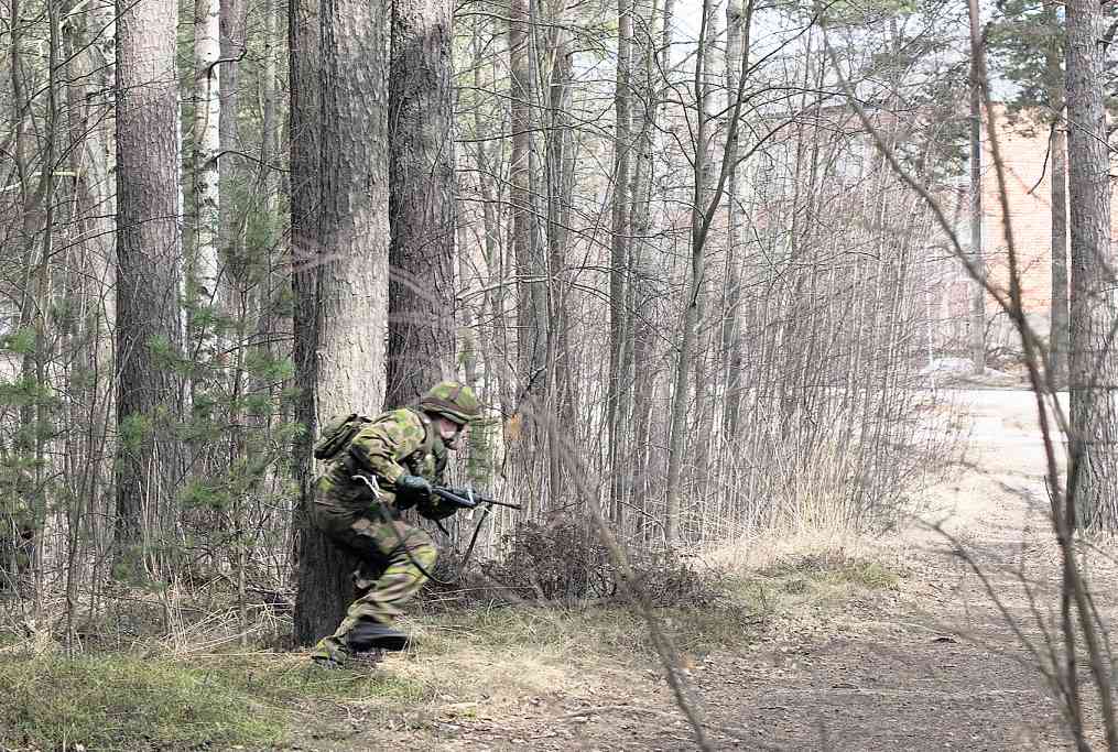 4 PÄÄKIRJOITUS Reserviläinen 4/2014 2.5.2014 Reserviläisten vastuu kasvaa Puolustusvoimauudistus on ollut pari vuotta vahvasti esillä mediassa.