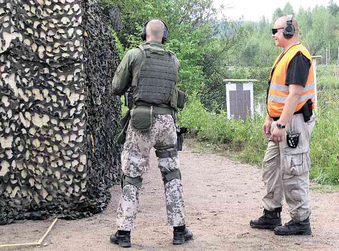 Mervi Mäki-Neste lepaan kartanon tiloissa järjestetyn, Reserviläisliiton sääntömääräisen vuosikokouksen käsittelyssä olivat viime vuoden toimintakertomus ja tilinpäätös.