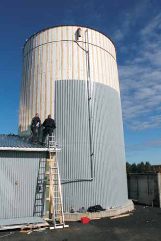 pelkästä työstä Yrityksen maksamaa tuloveroa ei laskelmassa ole huomioitu Kun työ tehdään pimeästi, yhteiskunnalta jää saamatta 721,39 Tapio Kari/jka 30.3.2009 1400 1200 1000 800 600 400 200 0 tökynnys madaltuu.