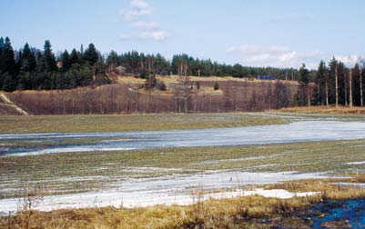 tausmenetelmällä jo 1700-luvulla. Ensimmäiset kolmiomittaustornit rakennettiin 1800-luvulla.