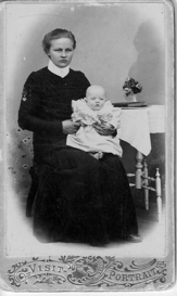 Elna-tyttärenkin sukunimeksi tulee Orbinski. Rikhardin ja Lyydian vanhin yhteinen lapsi Veikko syntyy Savonlinnassa 17. maaliskuuta 1913, Viljo eli Ville 22.