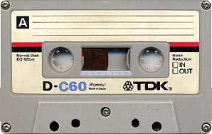 18 5 Tallennusvälineiden kehitys Kuva 16: C-kasetti Reikäkorttien ja nauhojen jälkeen tietoa tallennettiin C- kasetille.