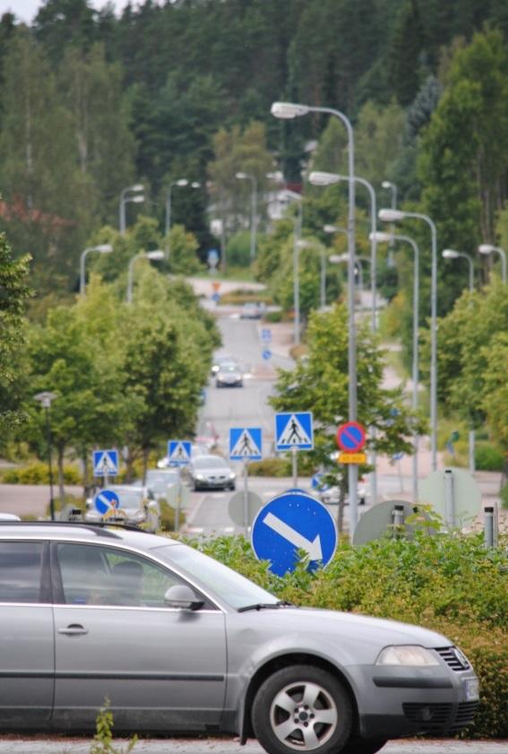 Työpaikkaomavaraisuus on laskenut vuosina 2007-2012 seuraavasti eli kertoo pendelöinnin lisääntymisestä: Kaikki toimialat