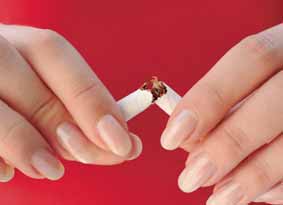 duton, stressaantunut tai masentunut. Tupakka näyttää kaiken kaikkiaan toimivan naisilla useammin kielteisten tunteiden säätelijänä kuin miehillä.