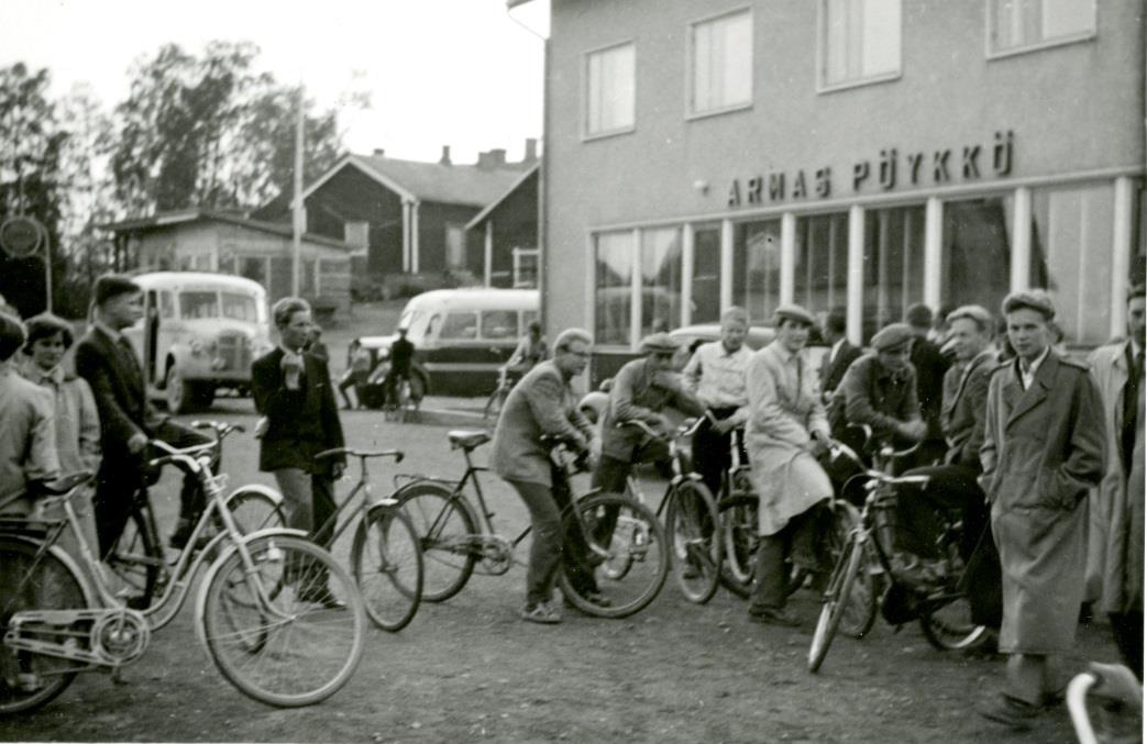 Ryhmät sopimuksesta 50/70e. Näyttelyn pääsylipulla maksutta mukaan 20.9.