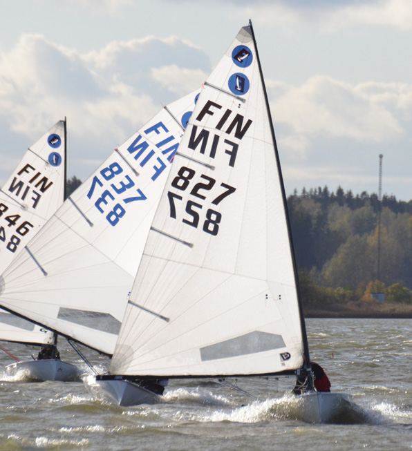 TP:n Juniori SM-kilpailuihin osallistui 15 purjehtijaa, joiden joukossa myös vuoden 2013 MM 6. Oskari Muhonen. Kahden päivän kilpailussa purjehdittiin yhteensä yhdeksän lähtöä.