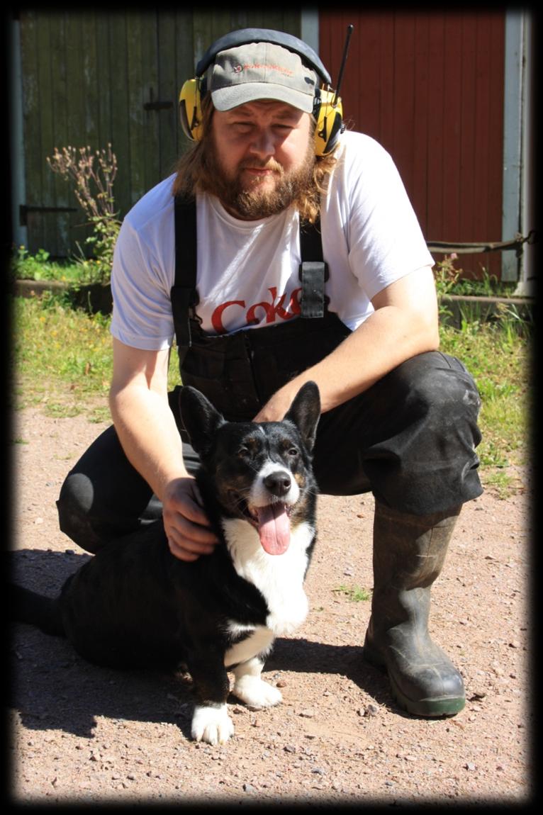 Kuka olet ja kuinka tutustuit lippukuntaamme? Olen Saku Valtanen. Partioon olen aikoinani päätynyt äitini väkisin tuomana. Tosin olen häntä siitä asiasta myöhemmin kyllä kiittänyt.