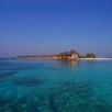 Malediivit: Hotellit So neva Fushi Reso rt Maldives Lumo ava lo isto luo kan villaho telli yksityisellä Kunfunadho o n saarella n. 35 min lento matkan päässä Malesta po hjo iseen.