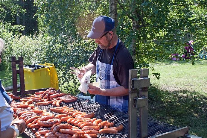 Toimintaa on käyty esittelemässä asumisyksikkö Taiteilijakodissa, Näkövammaisten ja Työkyvyttömien yhdistyksissä sekä Mielenterveysseuran juhlaseminaarissa. 5.3.