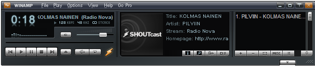 25 Kuva 8. Annetaan radiokanavan tarkka URL. Kuva 9. Radiokanava on auki. Winamp on AOL:n tarjoama ilmainen mediasoitinohjelma. Ohjelma pystyy toistamaan useita eri ääniformaatteja ja videotiedostoja.