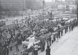 KY:läisten ongelmat asuntojen saatavuuden kanssa jatkuivat vielä 70-luvulle, vaikka Vaasankadun asuntola valmistui 1970.