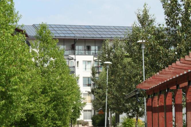 Aurinkolämpöä Suomessa Öljylämmitystalossa voidaan auringon avulla
