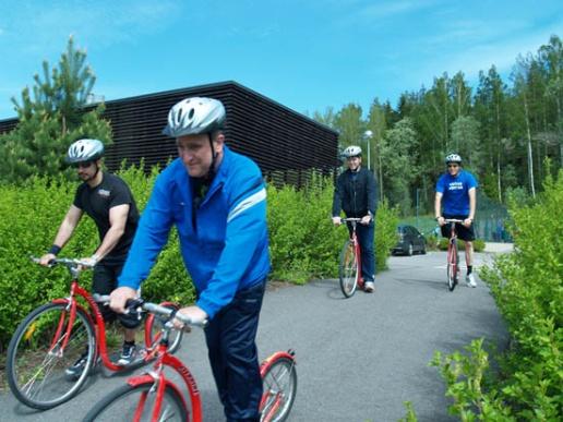 Haasteisiin voidaan vastata yhteistyöllä: - verkkosuunnitteluun lisää osapuolia ja vuorovaikutusta - regulaation ja sähkömarkkinoiden kehittäminen -