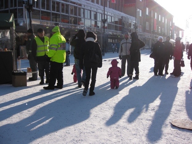 Kouvolan Ydinkeskusta ry Jäsentiedote 1/2012 Kouvolan Ydinkeskusta ry täyttää 15 vuotta helmikuussa Tulossa: 18. Muodin Yö Kevät 20.4.