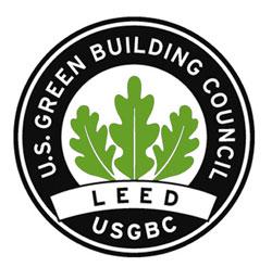 LEEDin kehittäminen alkoi vuonna 1994 ja se pohjautui pitkälti edellä esitettyyn Kuva 2.7 LEEDin logo. BREEAMiin (UKGBC 2014). Ensimmäinen LEEDpilottiohjelma käynnistyi vuonna 1998.